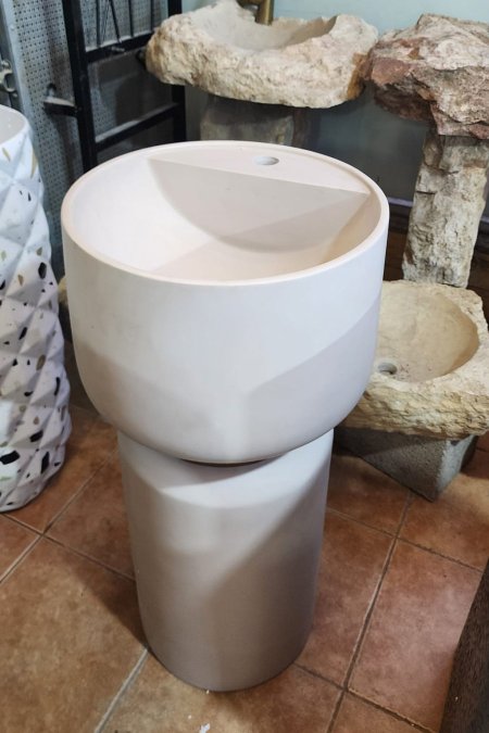 🤍 مغسلة ستاند بيج بتصميم هندسي عصري